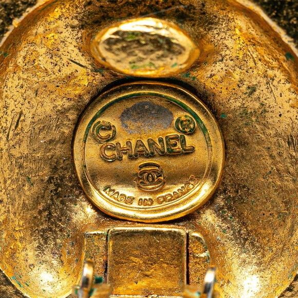 Pre Loved chanel Women Gold Earrings - Picture 3 of 8